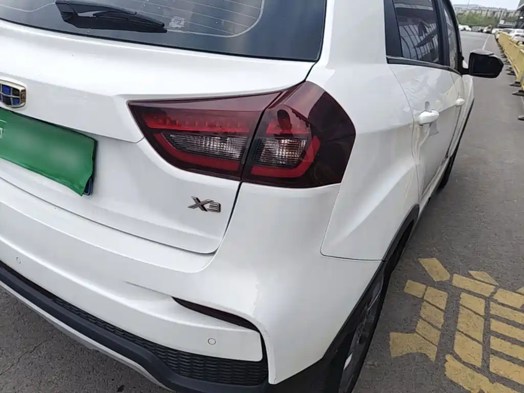 Geely Vision X3 — миниатюра 8