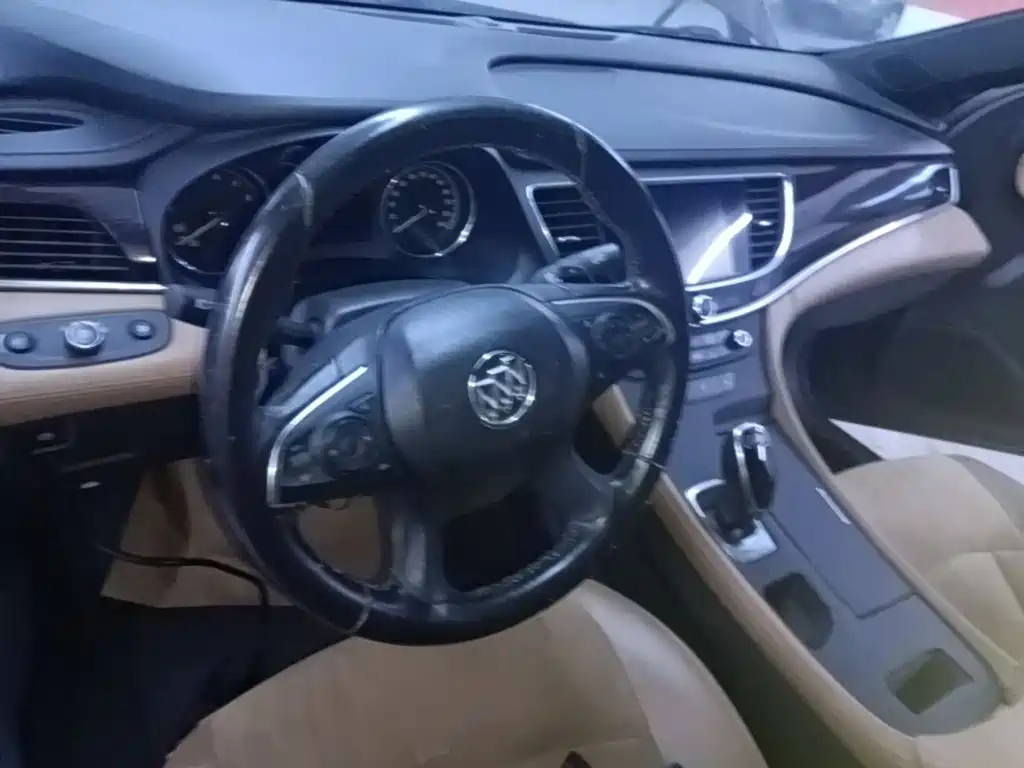 Buick LaCrosse — миниатюра 11