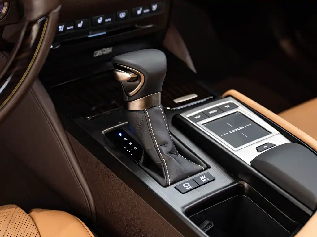 Lexus ES — миниатюра 15
