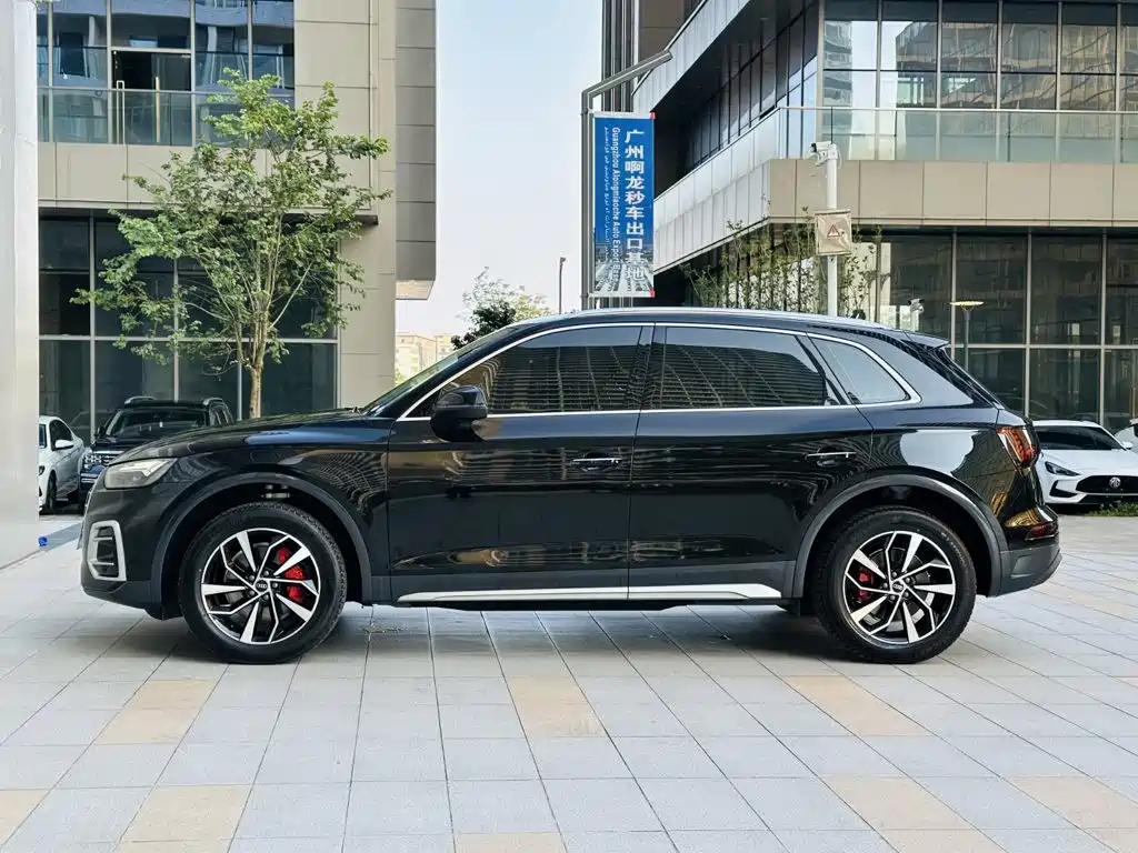 Audi Q5L 2024 40 TFSI Luxury