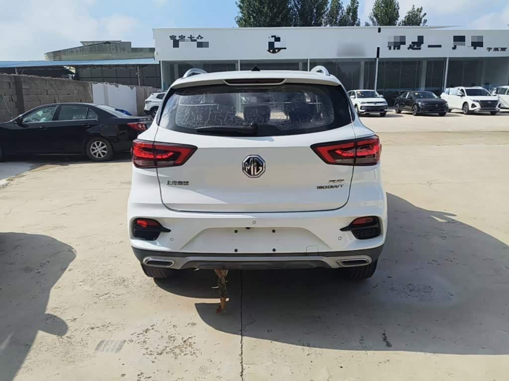 MG MG ZS 1.5 л 2022 г. Белый, пробег 42900 км