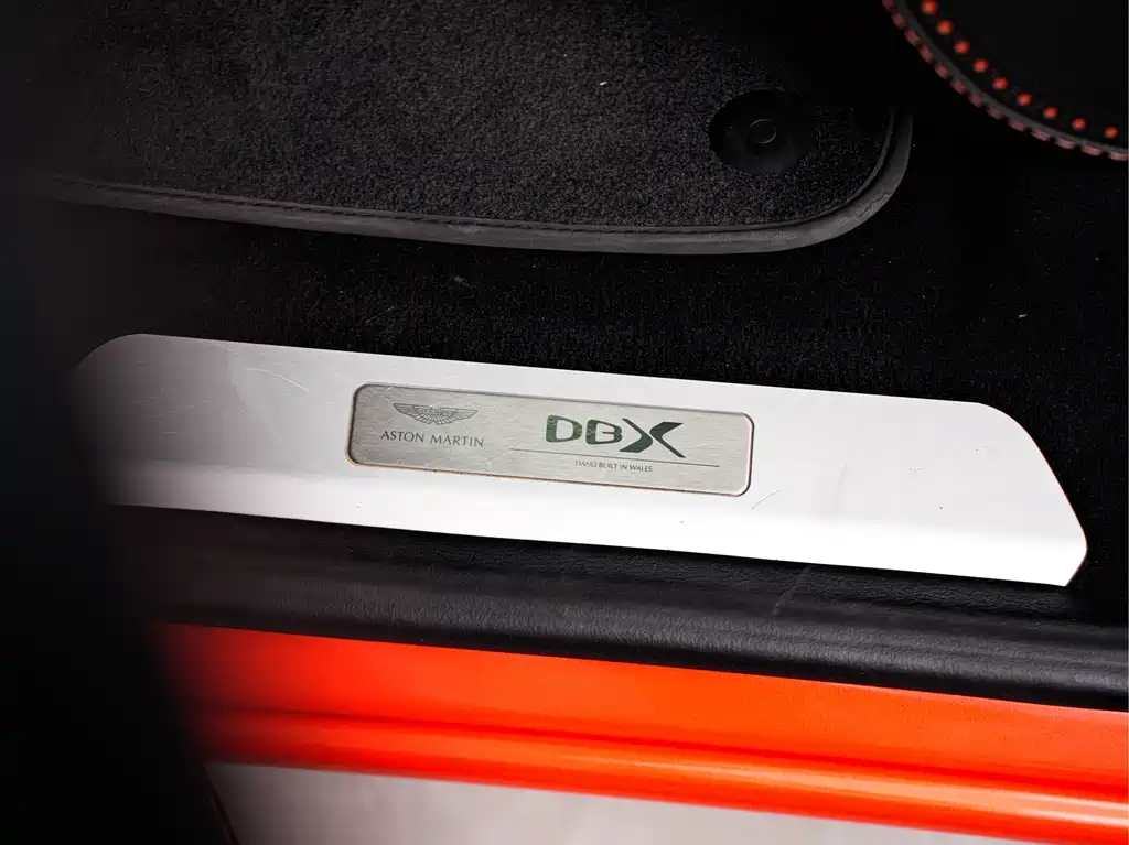 ASTON MARTIN DBX