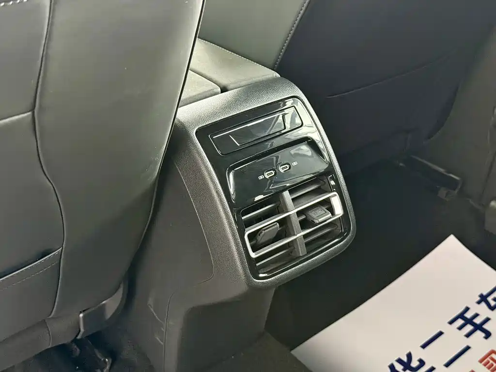Volkswagen Tiguan L — миниатюра 14