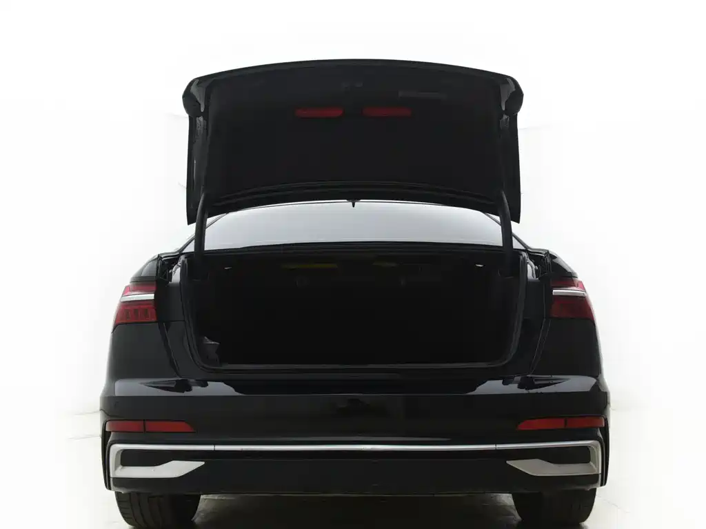 Audi A6L 2023 40 TFSI Luxury