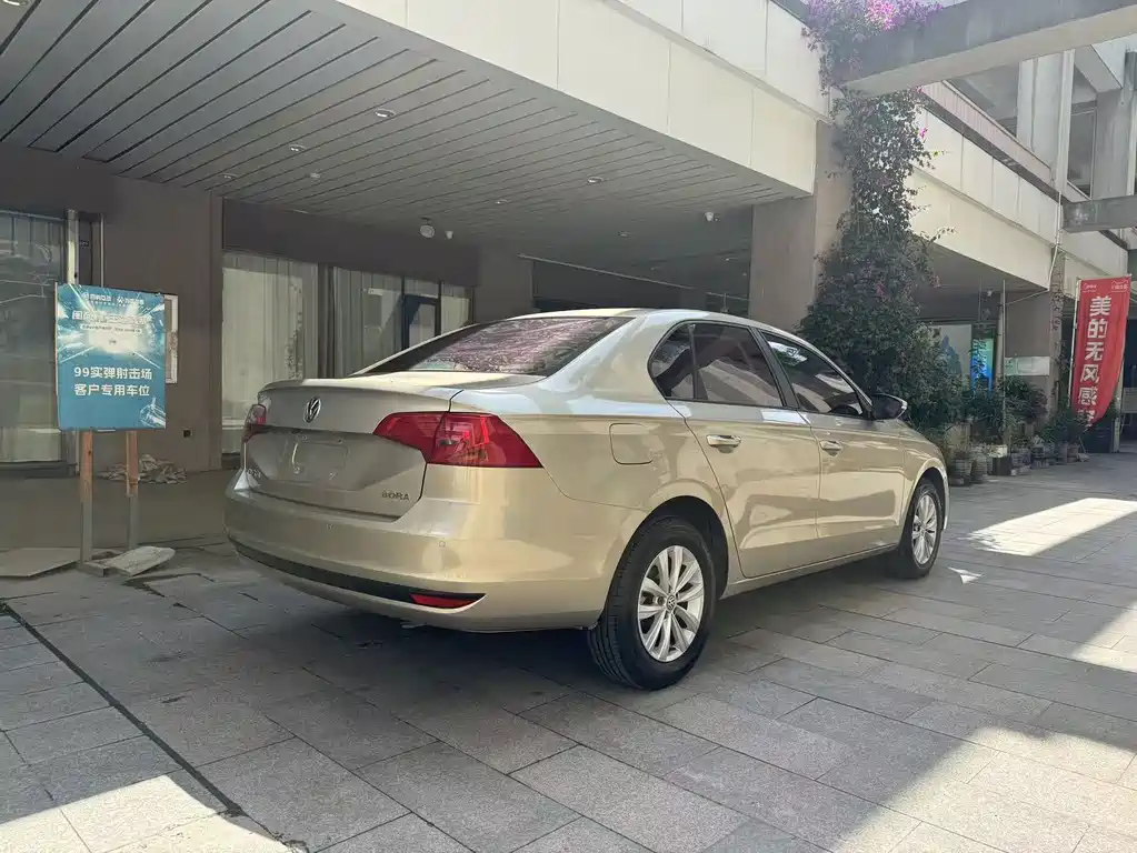 Volkswagen Bora — миниатюра 3