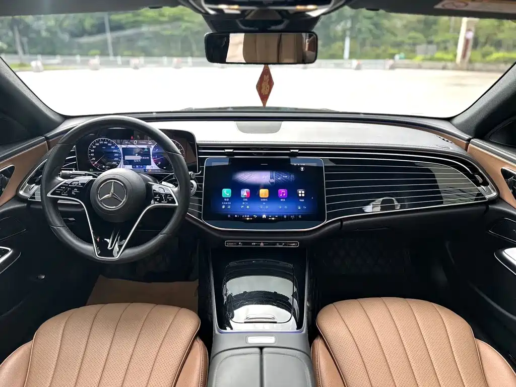 Mercedes-Benz E-Class — миниатюра 8