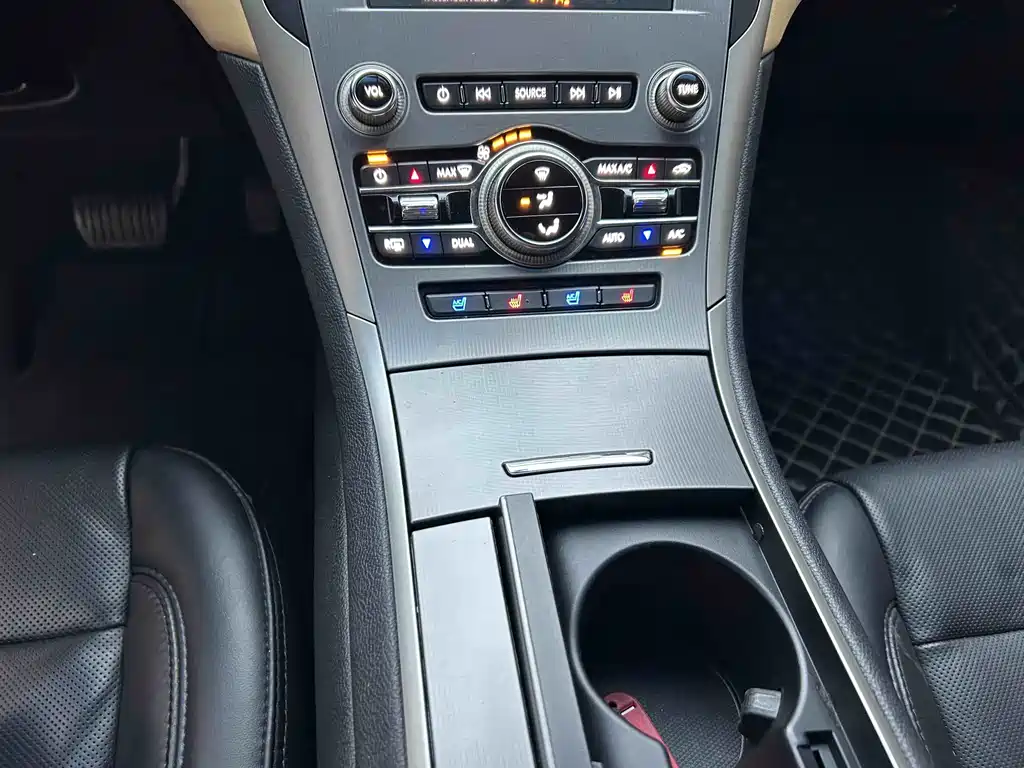 Lincoln MKZ — миниатюра 12