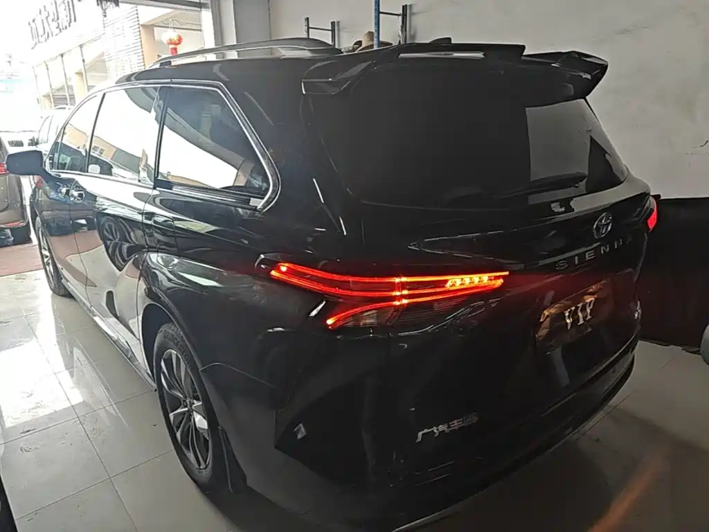 Toyota Sienna 2021 2.5L