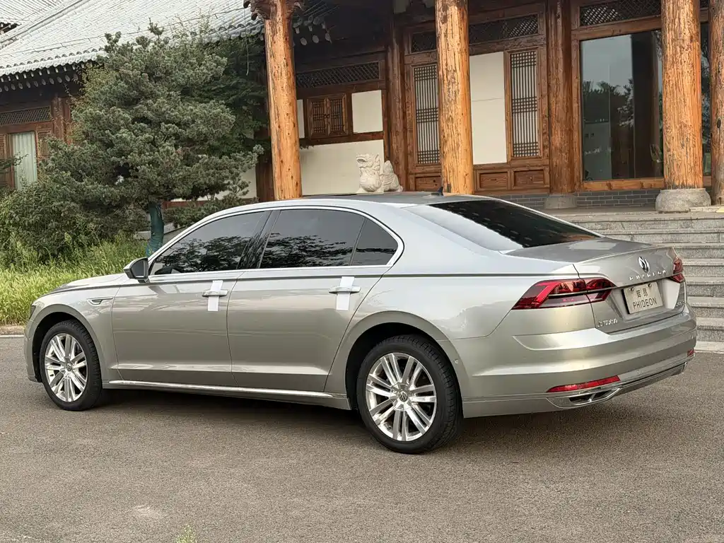 Volkswagen Phideon — миниатюра 6