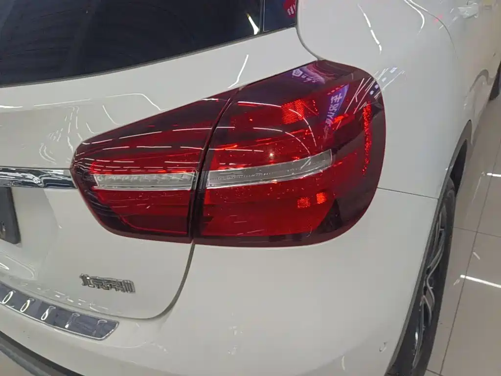 Mercedes-Benz GLA — миниатюра 8