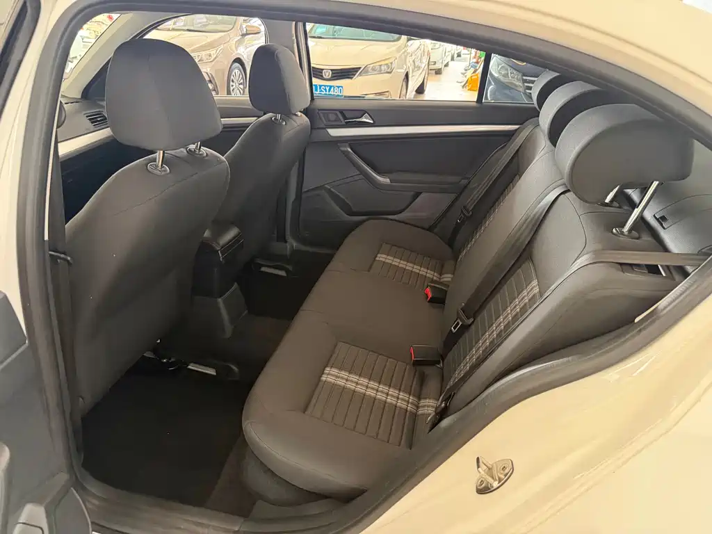 Volkswagen Lavida — миниатюра 12