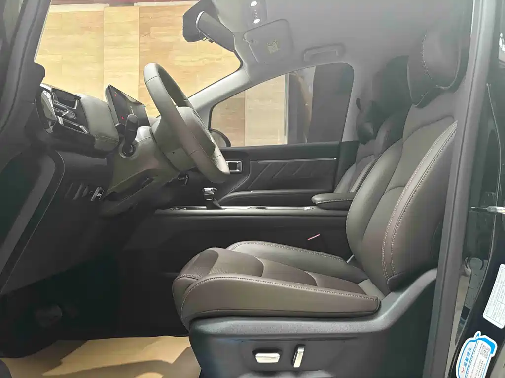 Wuling Xingguang 730 — миниатюра 5