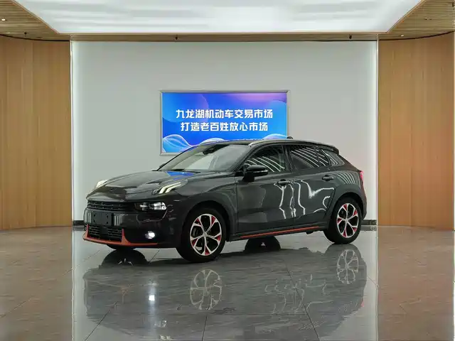 2018 Lynk & Co 02