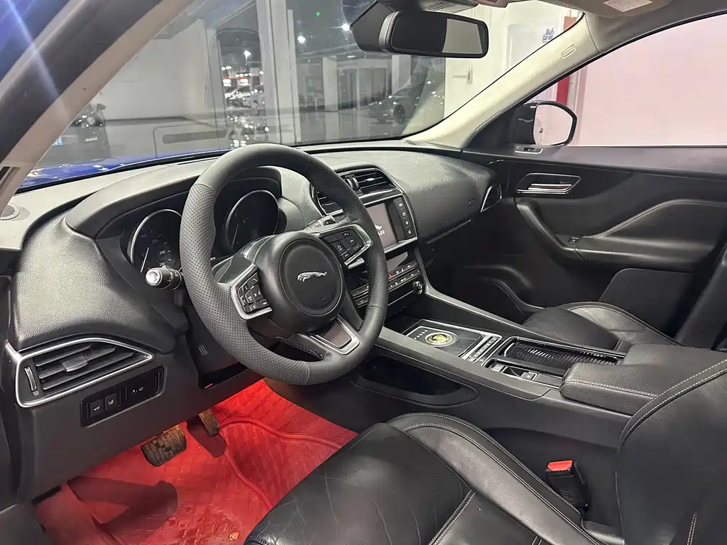 Jaguar F-Pace 2018 2.0T R-Sport Sport