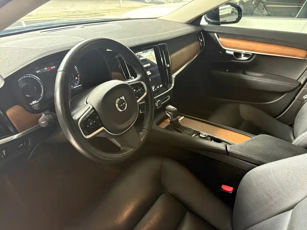 Volvo S90 2020 T5 Luxury