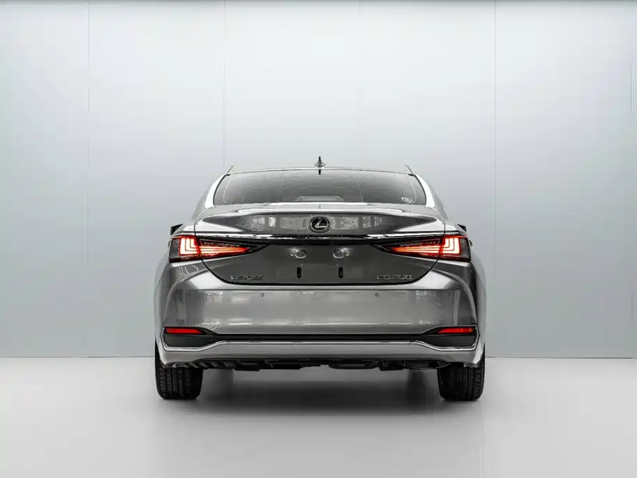 Lexus ES — миниатюра 6