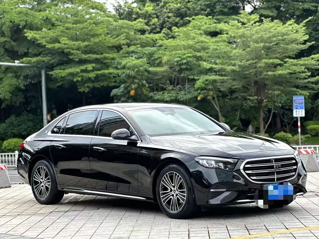 Mercedes-Benz E-Class — миниатюра 2