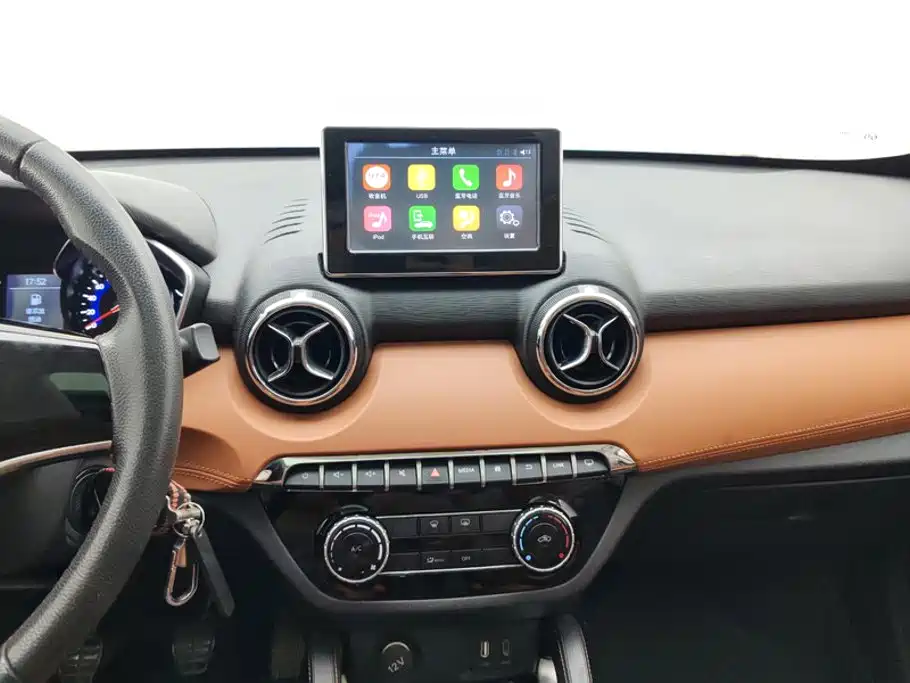 BAIC Senova X35 — миниатюра 13