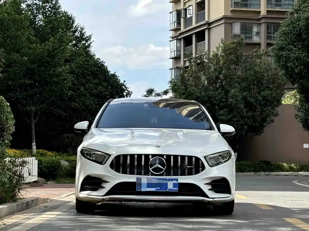 Mercedes-Benz A-Class A 2023 A 200 L Fashion