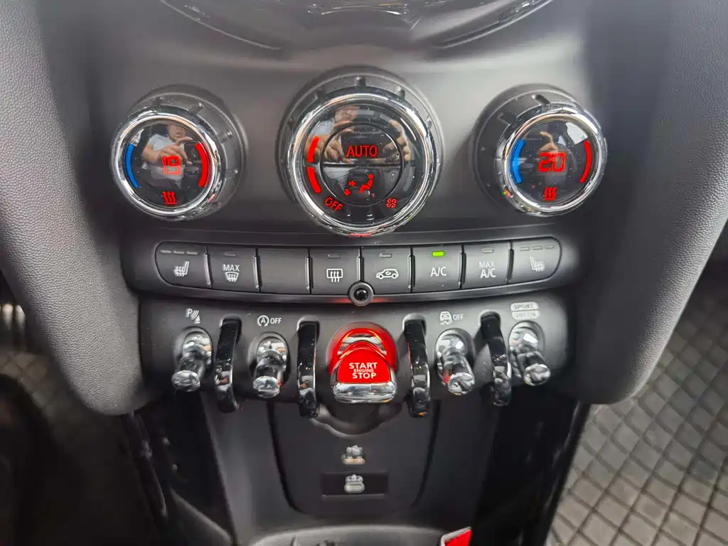Mini JCW 2023 2.0T JOHN COOPER WORKS Pat Moss