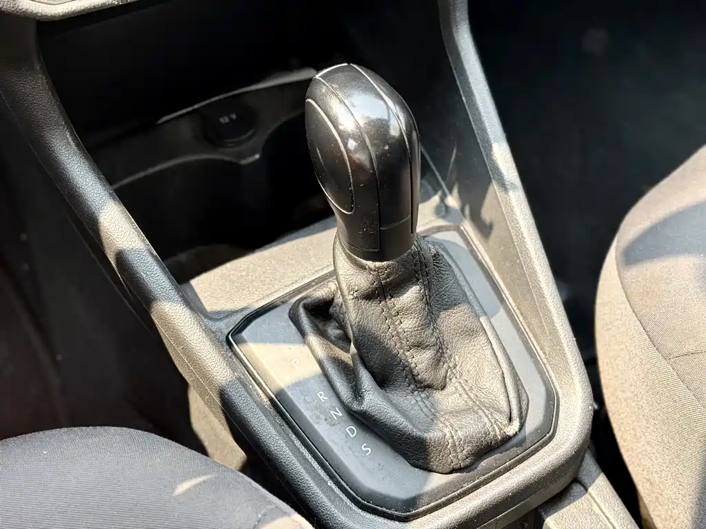 Volkswagen Santana — миниатюра 11