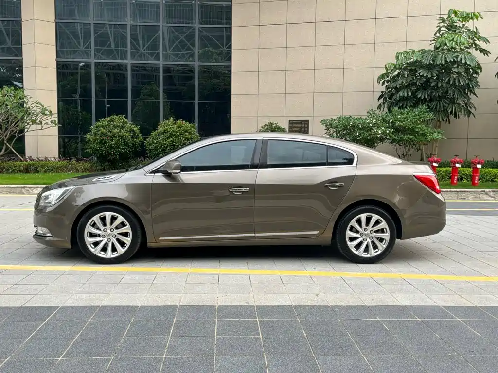 Buick LaCrosse — миниатюра 7