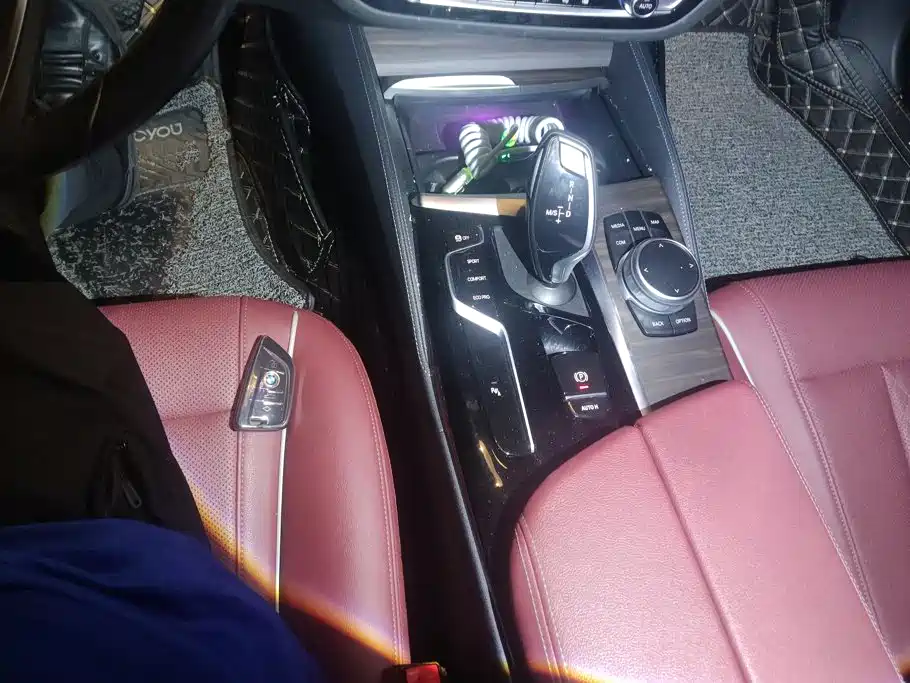 BMW 5 Series — миниатюра 15