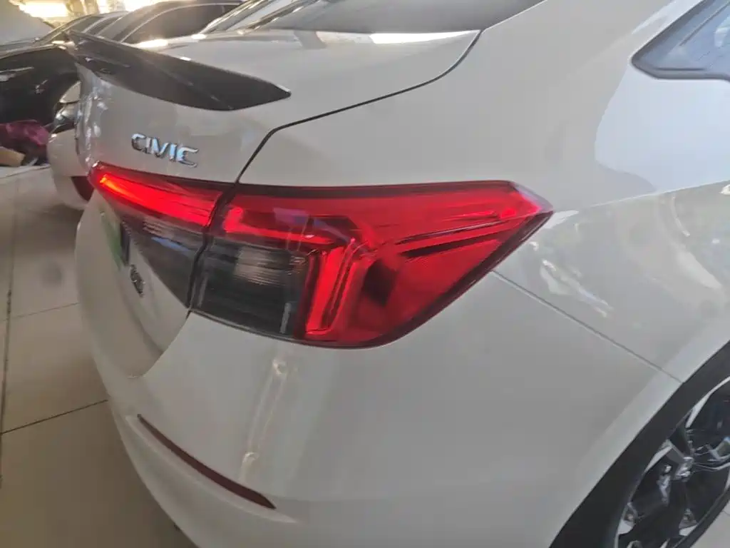 Honda Civic — миниатюра 8
