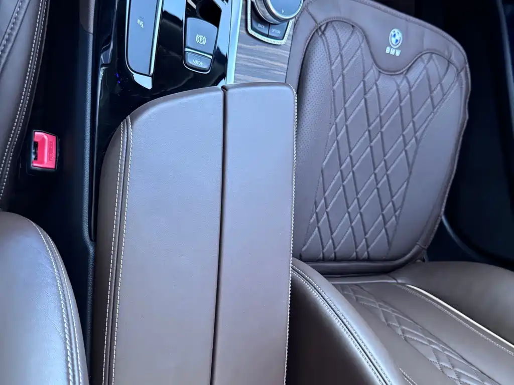 BMW 5 Series — миниатюра 25
