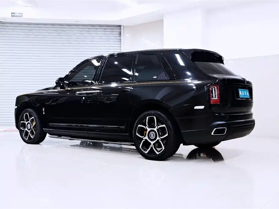 Rolls-Royce Cullinan 2024 мест