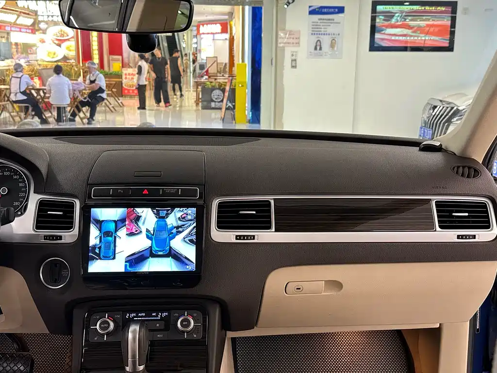 Volkswagen Touareg — миниатюра 18