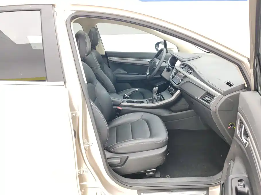 Geely Emgrand GS — миниатюра 8