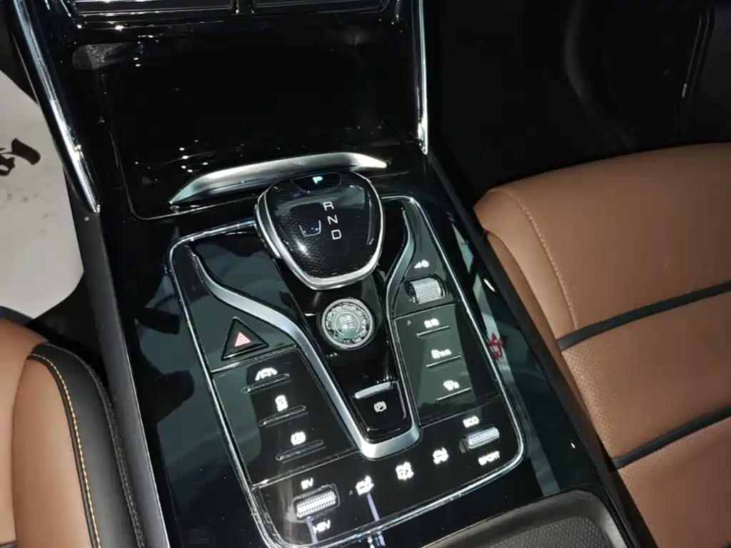 BYD Tang New Energy — миниатюра 14