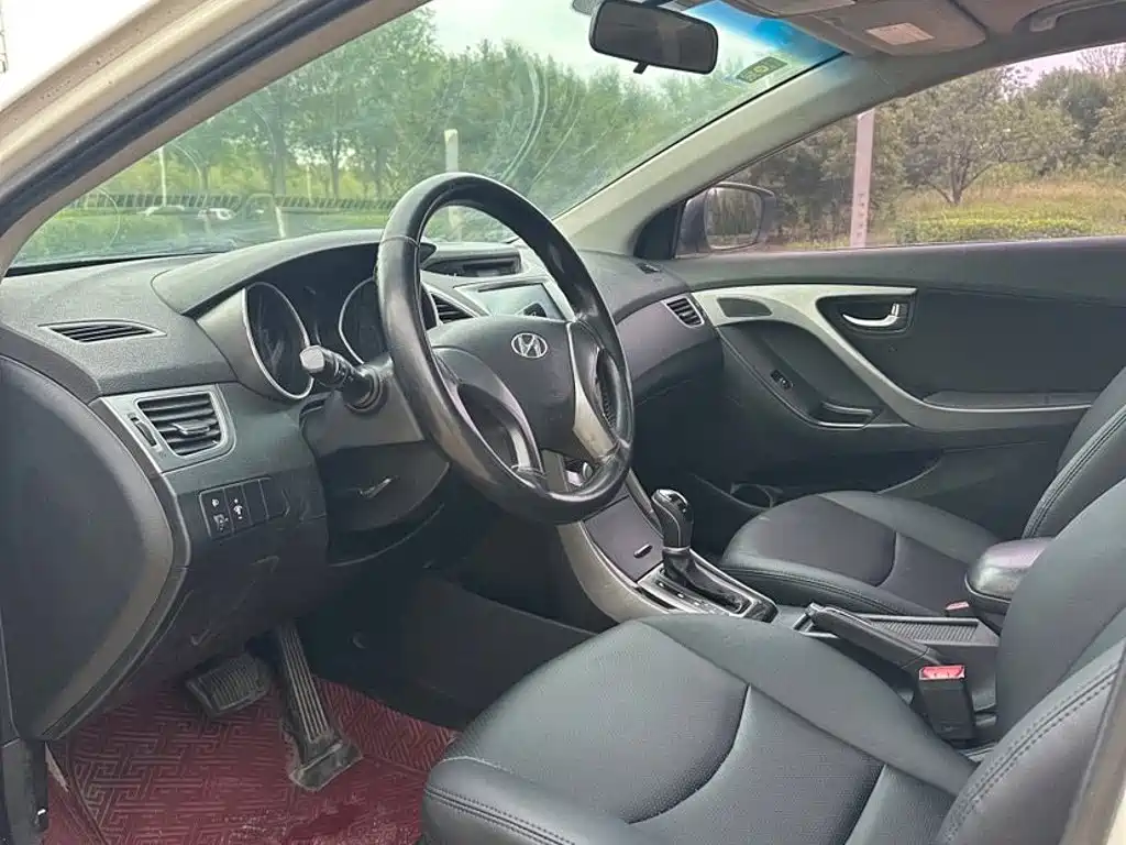 Hyundai Elantra Langdong — миниатюра 8