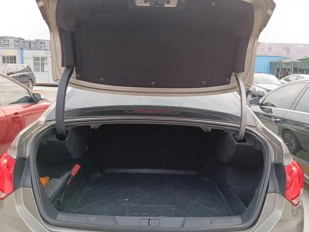 Citroen C4L — миниатюра 19