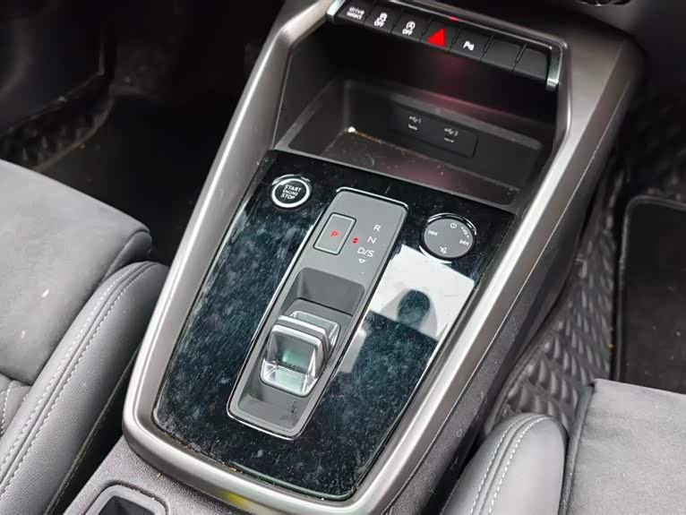 Audi A3 1.4 л 2023 г. Зелёный, пробег 33000 км
