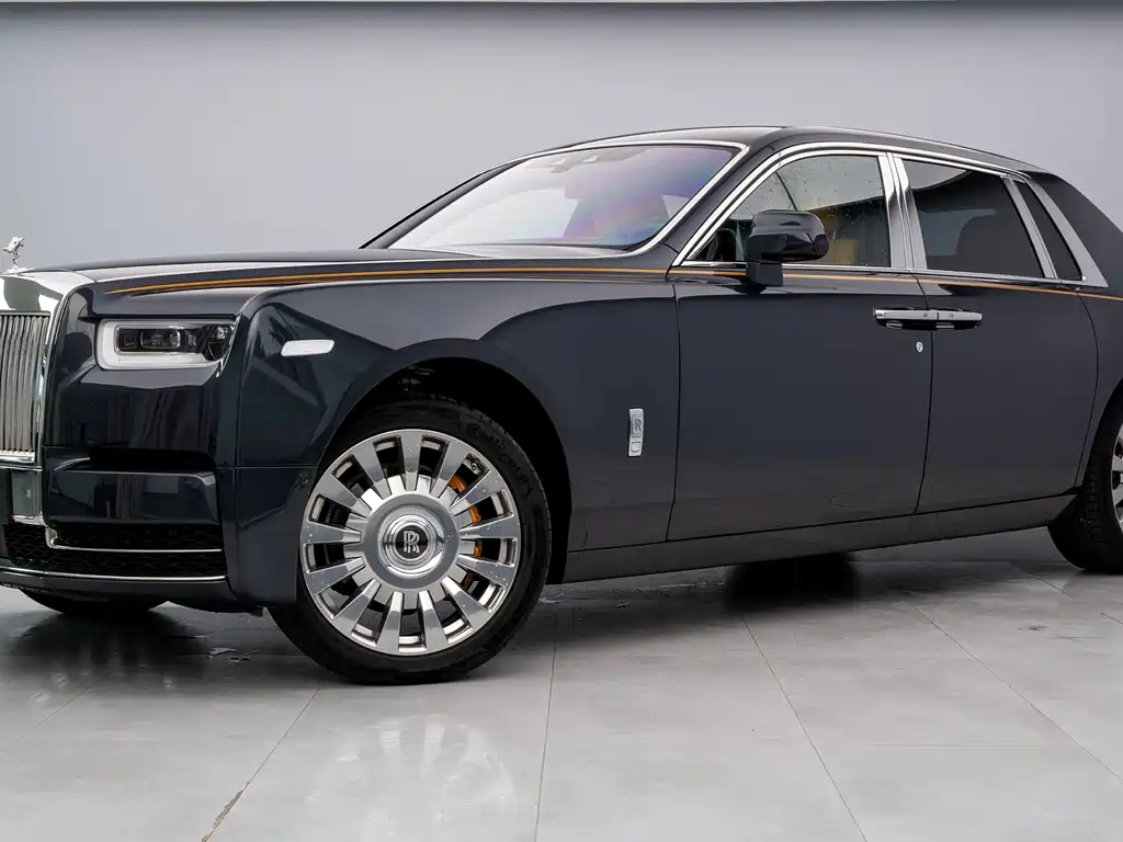 ROLLS-ROYCE PHANTOM
