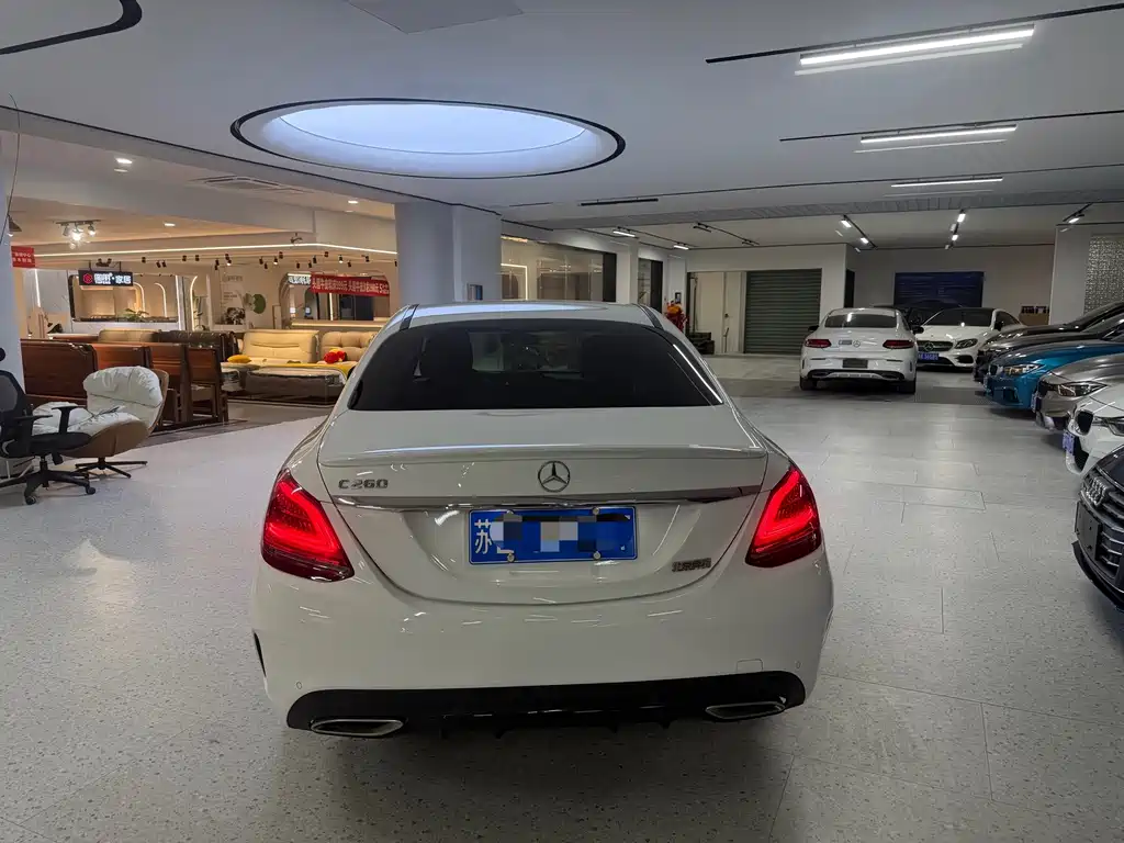 Mercedes-Benz C-Class — миниатюра 6