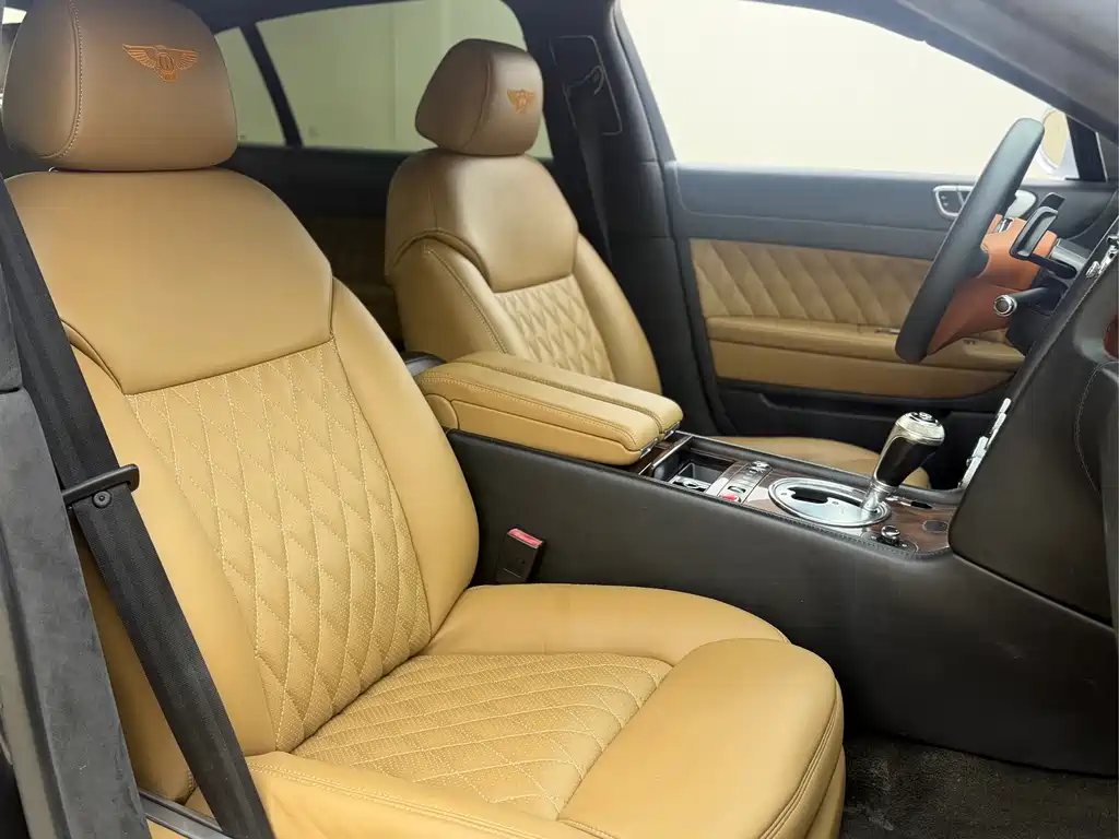 Bentley Flying Spur — миниатюра 15