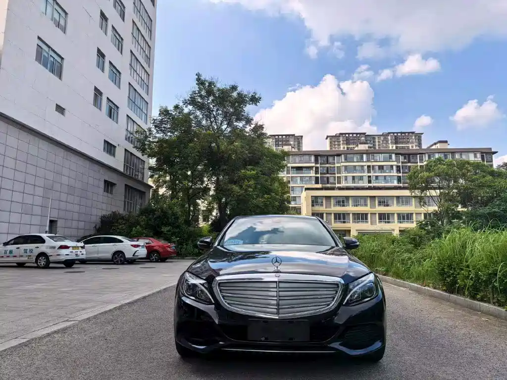 Mercedes-Benz C-Class — миниатюра 2
