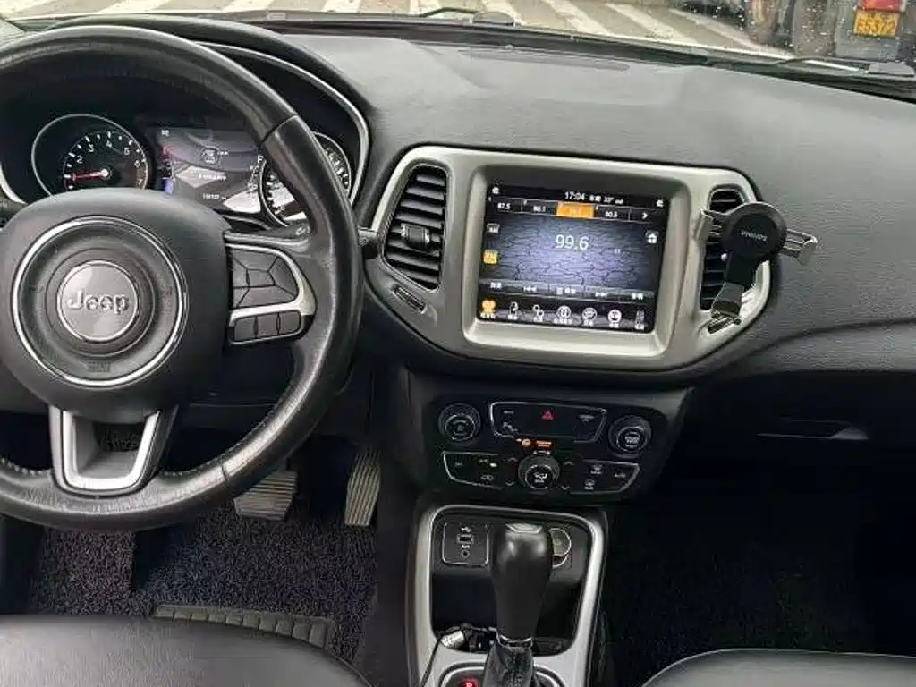 Jeep Compass — миниатюра 7