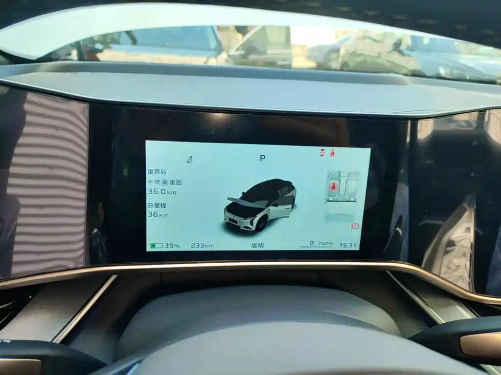 Hongqi 08 2025 605