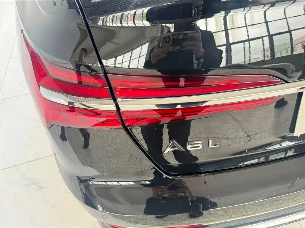 Audi A6L 2025 40 TFSI Luxury