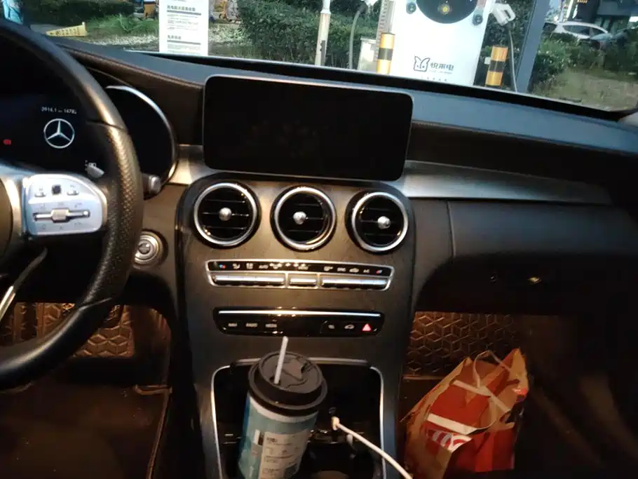 Mercedes-Benz C-Class — миниатюра 13