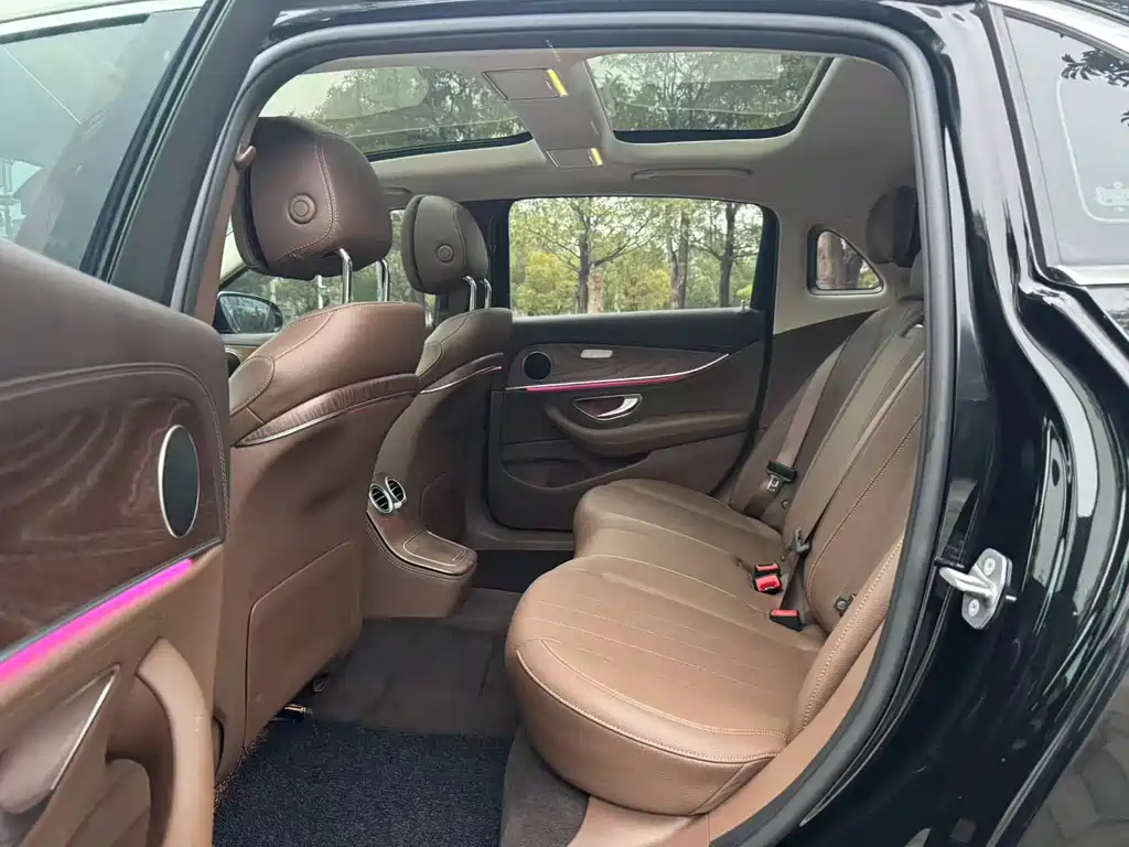 MERCEDES-BENZ E CLASS