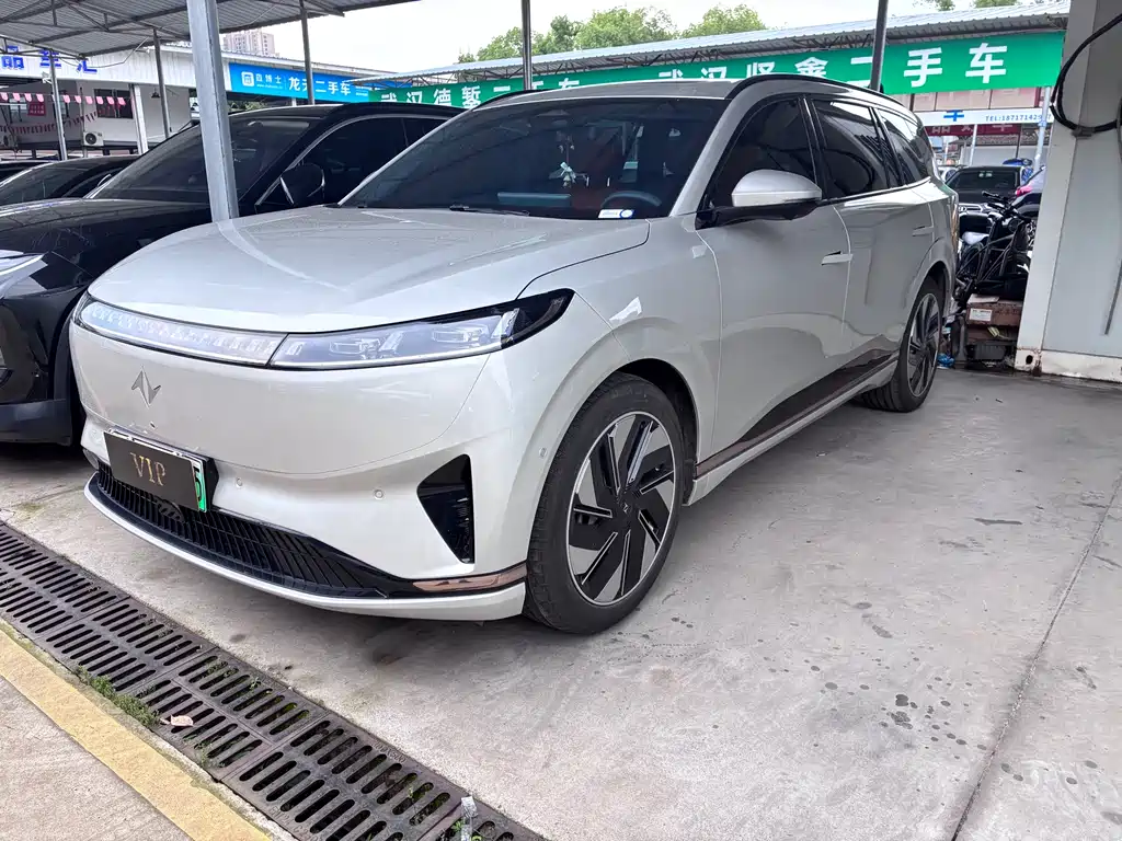 Dongfeng eπ008 2024 210Max 6 мест