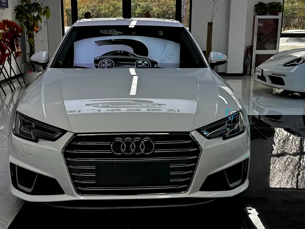 Audi A4L 2019