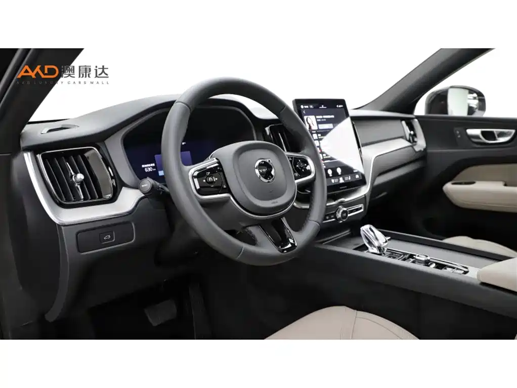Volvo XC60 2026 B5 Luxury