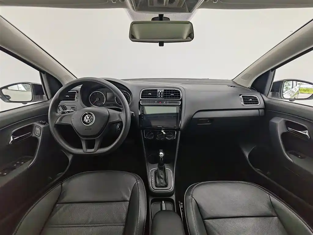 Volkswagen Polo 2014 1.6L AT 30