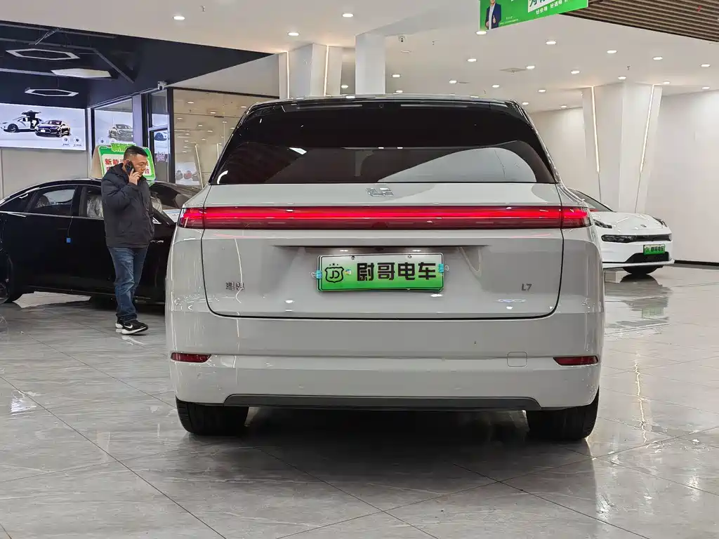 Li Auto IDEAL L7